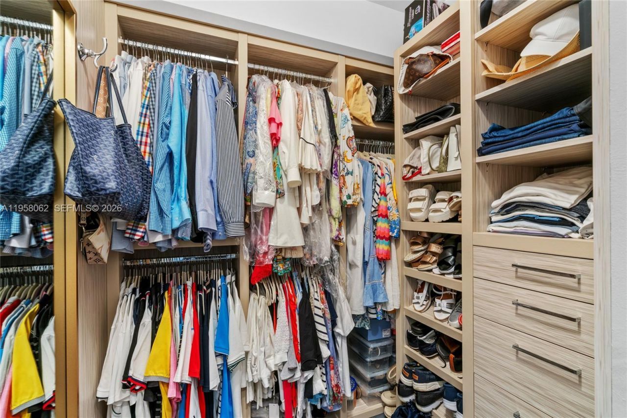 17555 Atlantic Blvd, Unit UPH3, Sunny Isles Beach, FL 33160 Photo