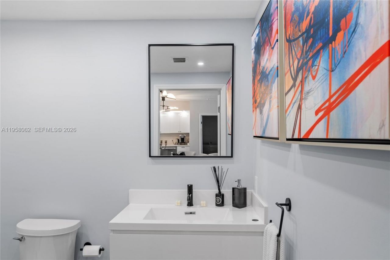 17555 Atlantic Blvd, Unit UPH3, Sunny Isles Beach, FL 33160 Photo