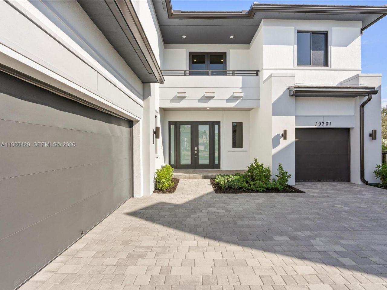 19701 NE 16 Pl, Miami, FL 33179 Photo
