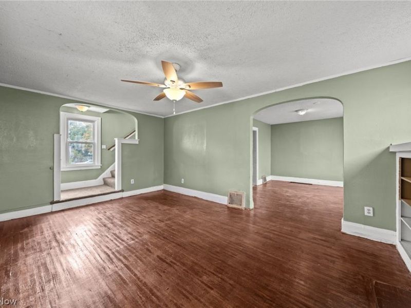 884 Lovers Lane, Akron, OH 44306 Photo 11