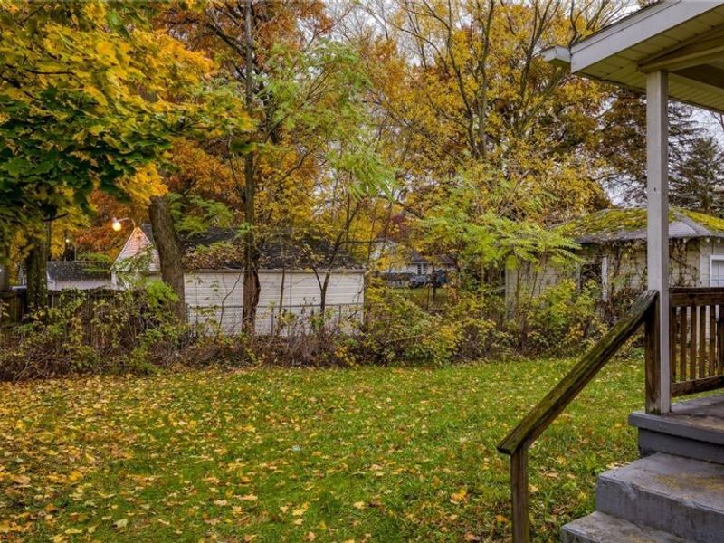 884 Lovers Lane, Akron, OH 44306 Photo 5