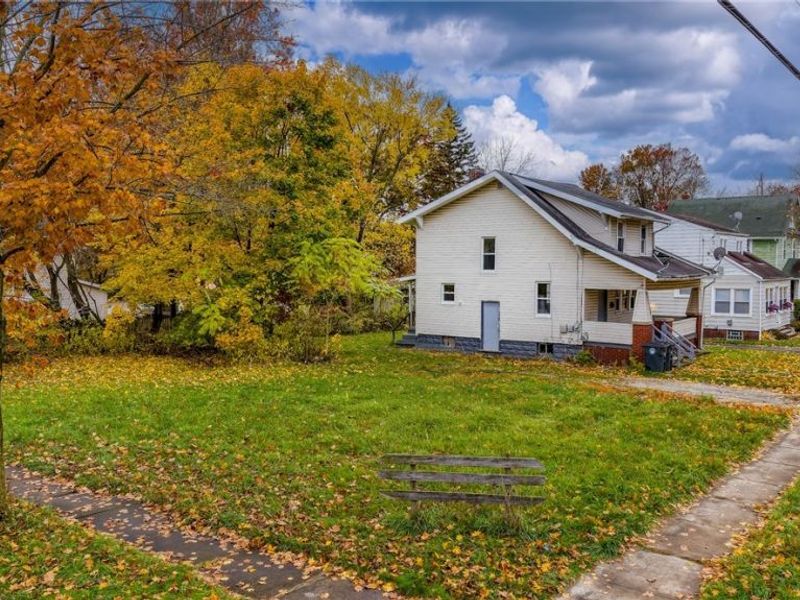 884 Lovers Lane, Akron, OH 44306 Photo 6