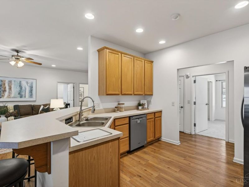 4365 Classic Drive, Blue Ash, OH 45241 Photo 12