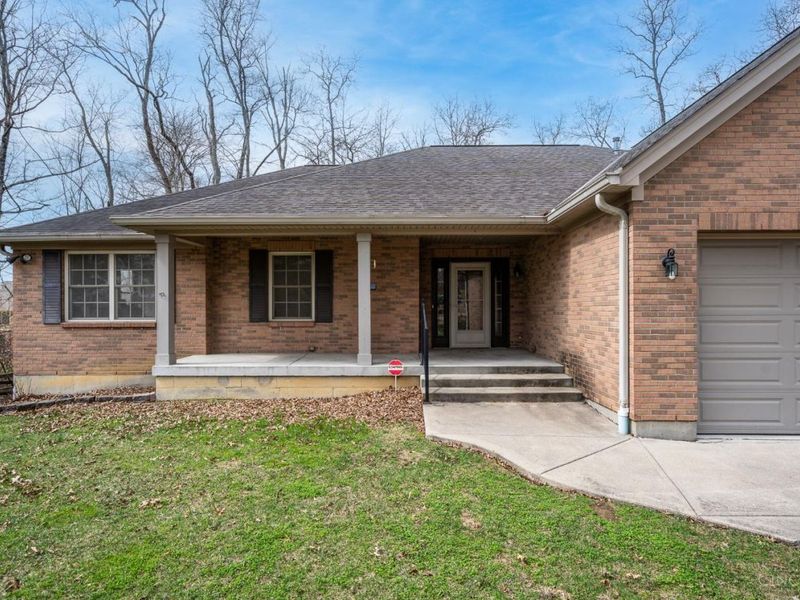 4365 Classic Drive, Blue Ash, OH 45241 Photo 3