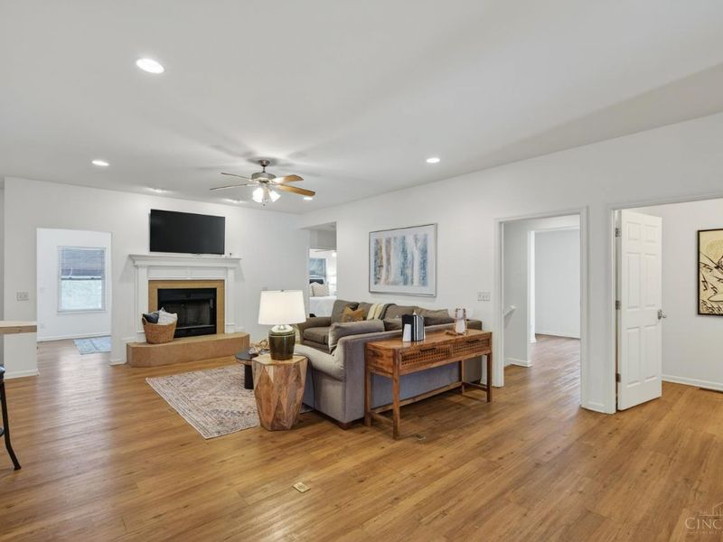 4365 Classic Drive, Blue Ash, OH 45241 Photo 6