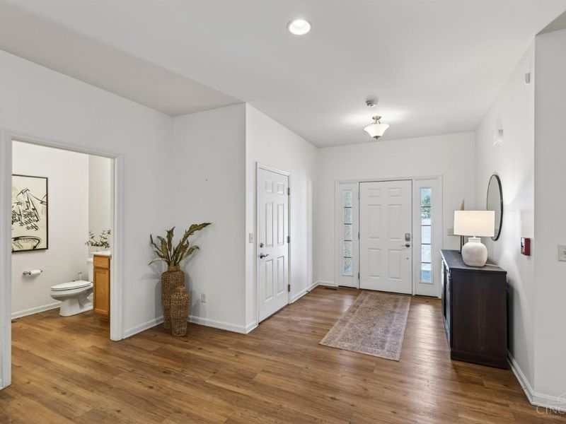 4365 Classic Drive, Blue Ash, OH 45241 Photo 6