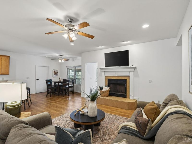 4365 Classic Drive, Blue Ash, OH 45241 Photo 9