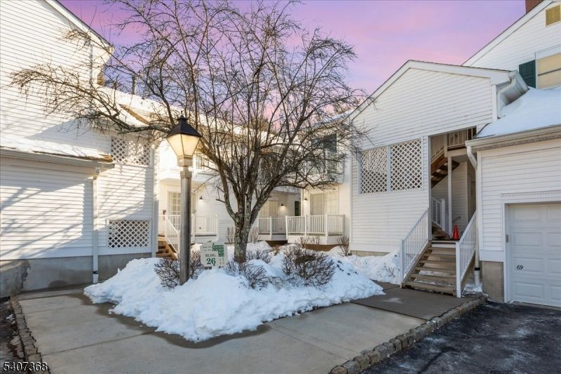 62 Smithfield Ct, Bernards, NJ 07920 Main Photo