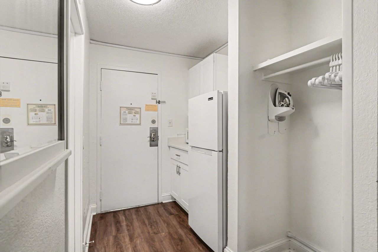 1207 S Ocean Blvd. Photo 6