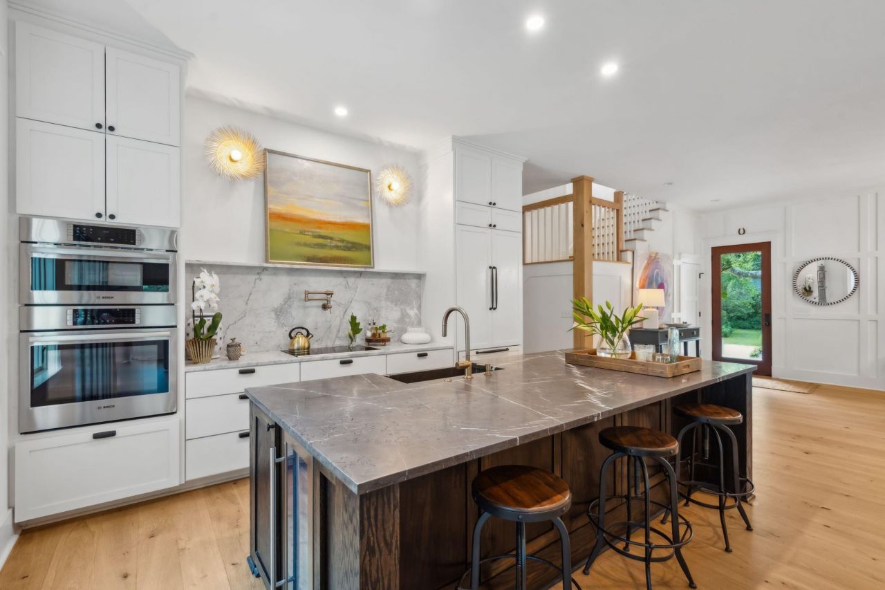 208 Mccormick Street Photo 10