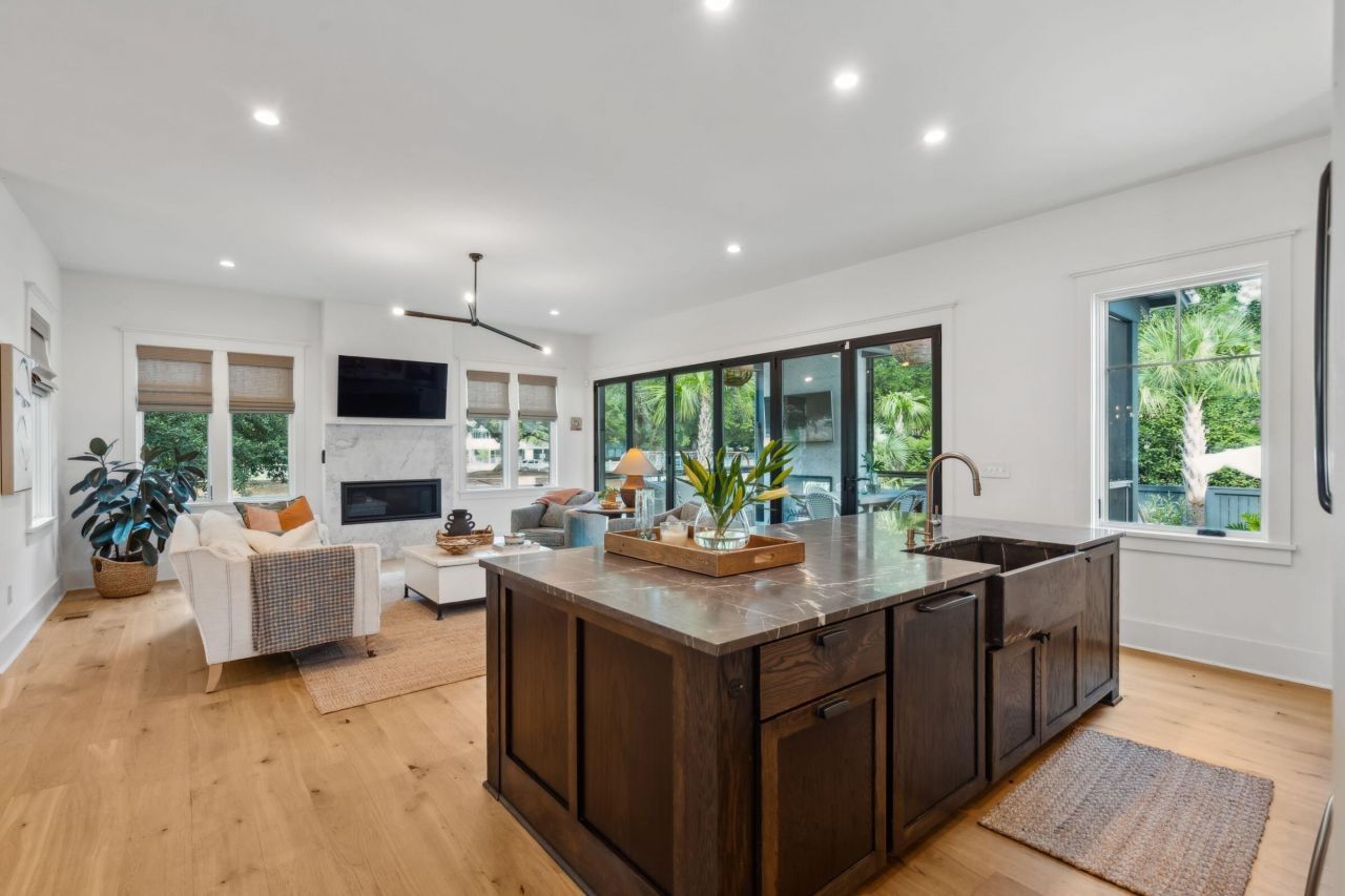 208 Mccormick Street Photo 14