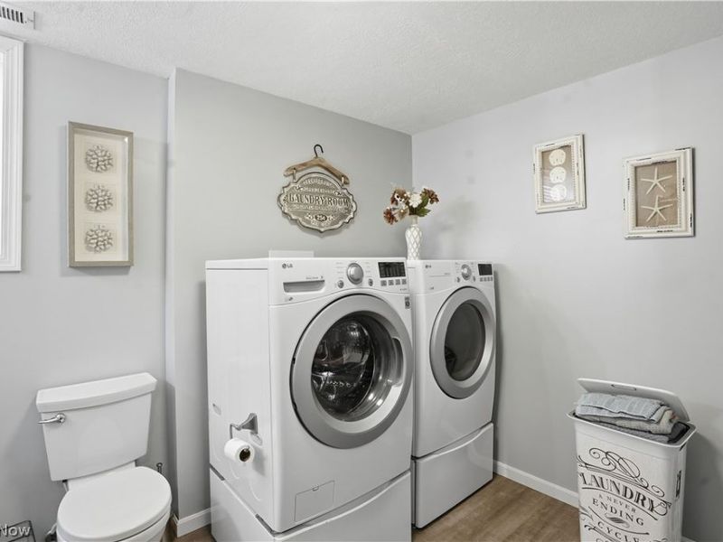 320 Musser Drive, Hopewell, OH 43746 Photo 24