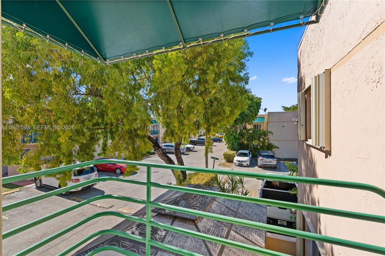 11860 SW 18th Ter, Unit 103, Miami, FL 33175 Photo