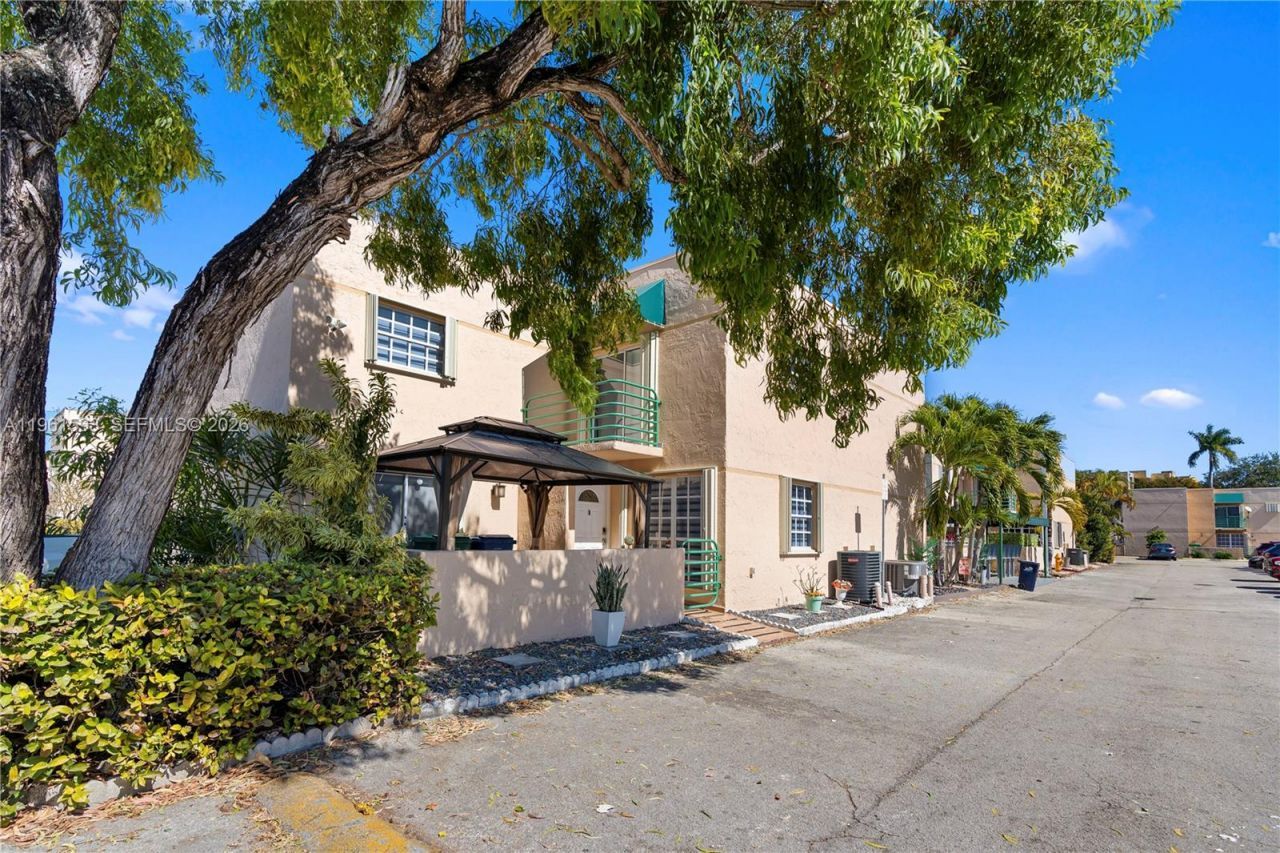 11860 SW 18th Ter, Unit 103, Miami, FL 33175 Photo