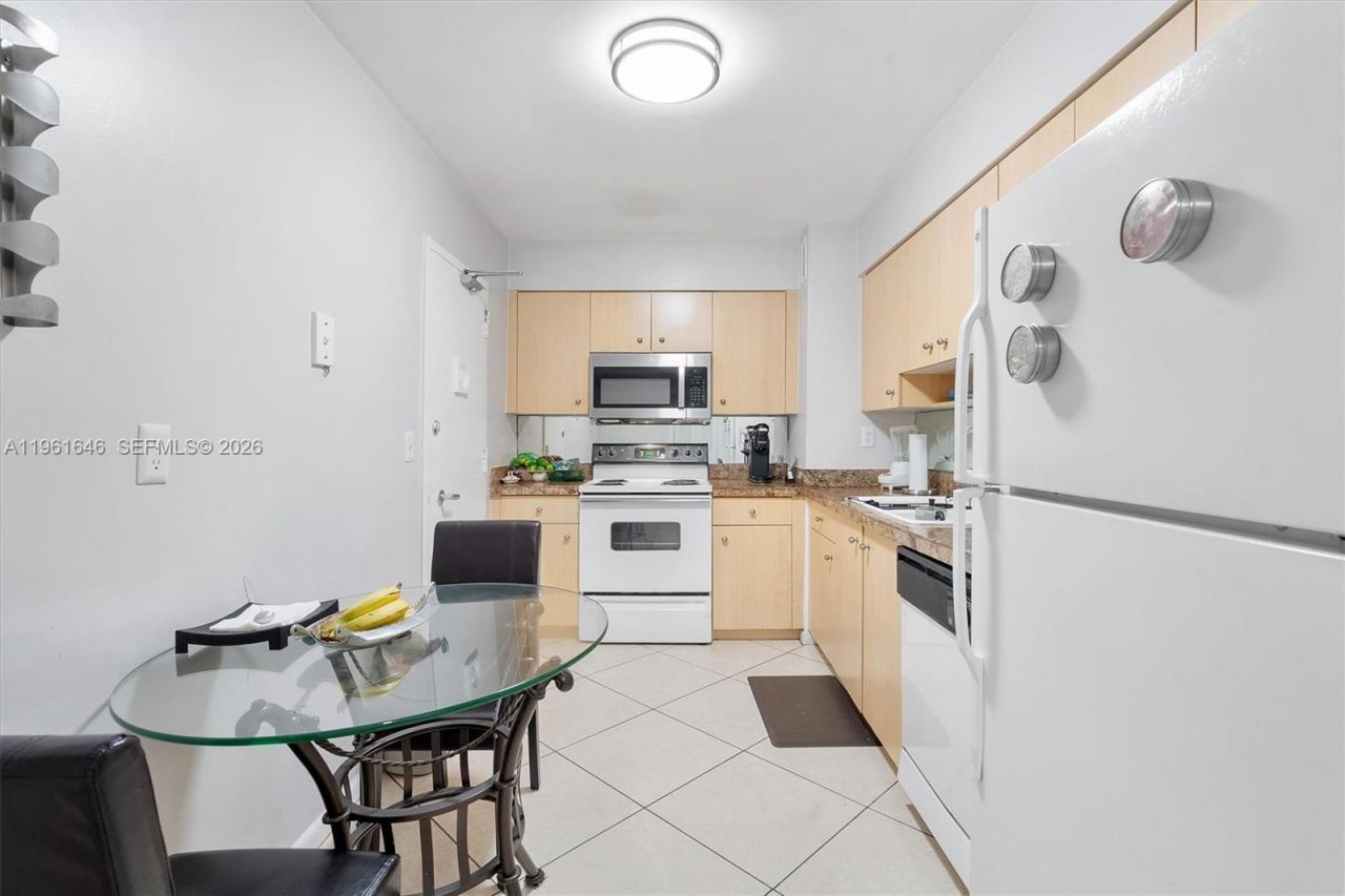 9195 Collins Ave, Unit 309, Surfside, FL 33154 Photo