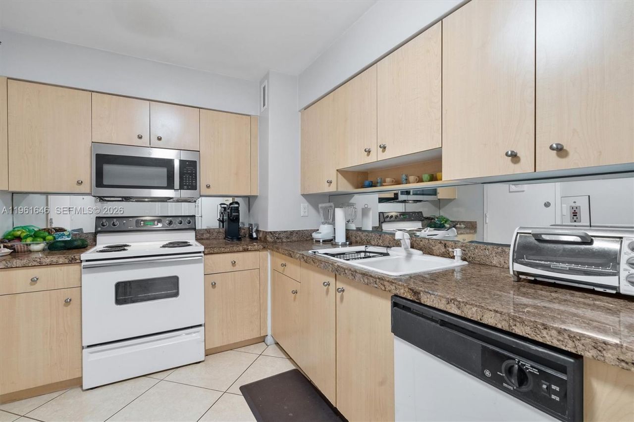 9195 Collins Ave, Unit 309, Surfside, FL 33154 Photo