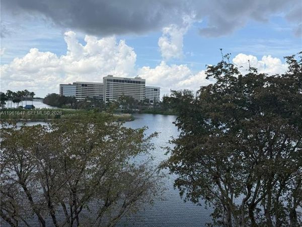 4805 NW 7th St, Unit 408-15, Miami, FL 33126