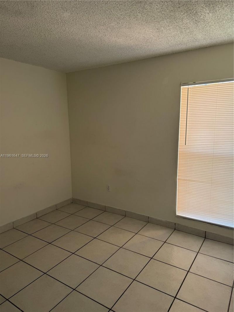 4805 NW 7th St, Unit 408-15, Miami, FL 33126 Photo