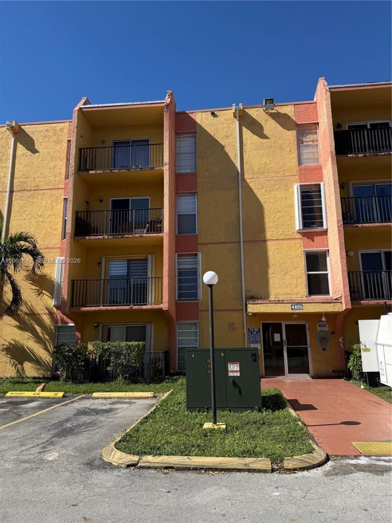 4805 NW 7th St, Unit 408-15, Miami, FL 33126 Photo