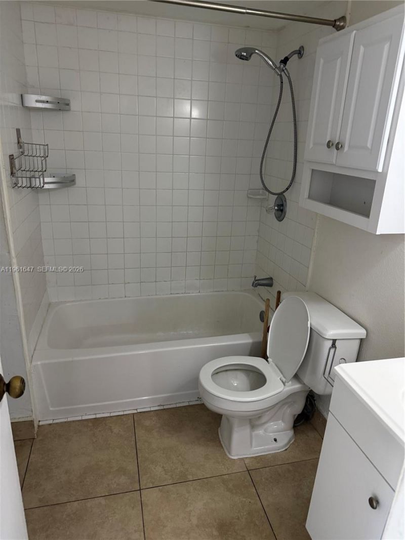 4805 NW 7th St, Unit 408-15, Miami, FL 33126 Photo