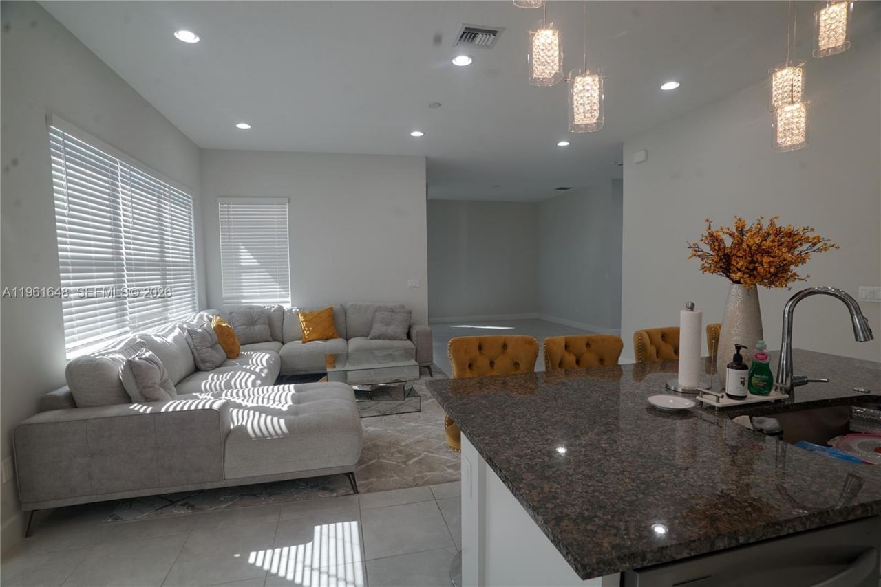 5770 Bristlecone Commoms, Westlake, FL 33470 Photo