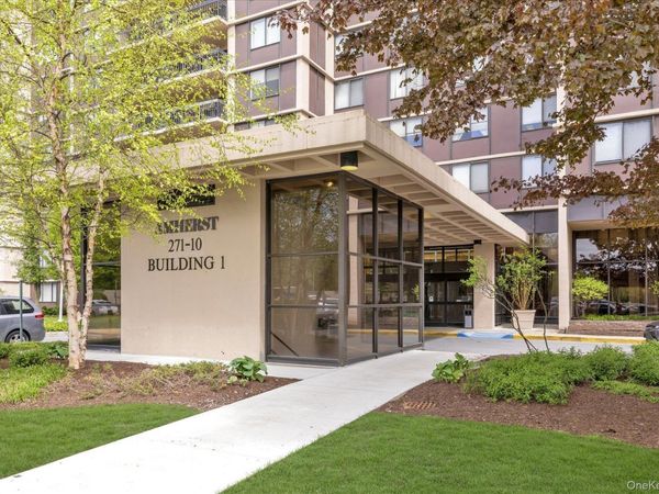 271-10 Grand Central Pkwy, Unit 27 Y, Floral Park, NY 11005