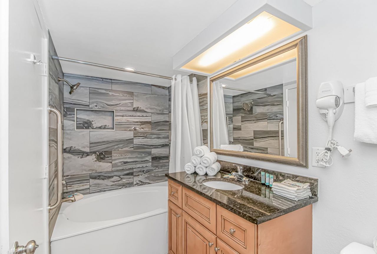 1700 N Ocean Blvd.  Photo 10