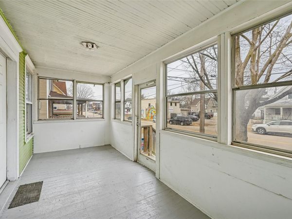 1615 4th Avenue SE, Cedar Rapids, IA 52403