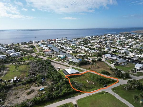 2391 Rose AVE, OTHER, FL 33956