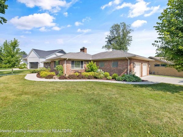 1533 Cambridge Road, Lansing, MI 48911