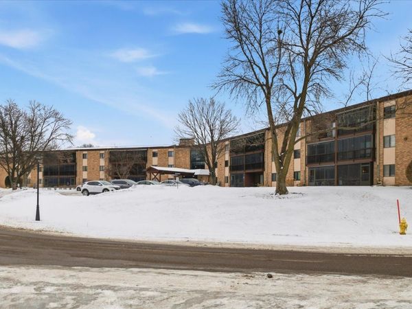 2680 Oxford Street N, Unit 125, Roseville, MN 55113