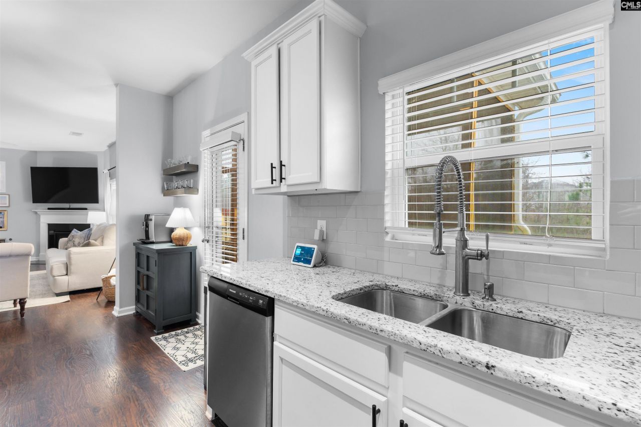 401 Lakemont Drive  Photo 8