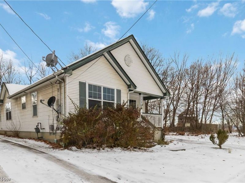 11104 Mount Carmel Road, Cleveland, OH 44104 Photo 27