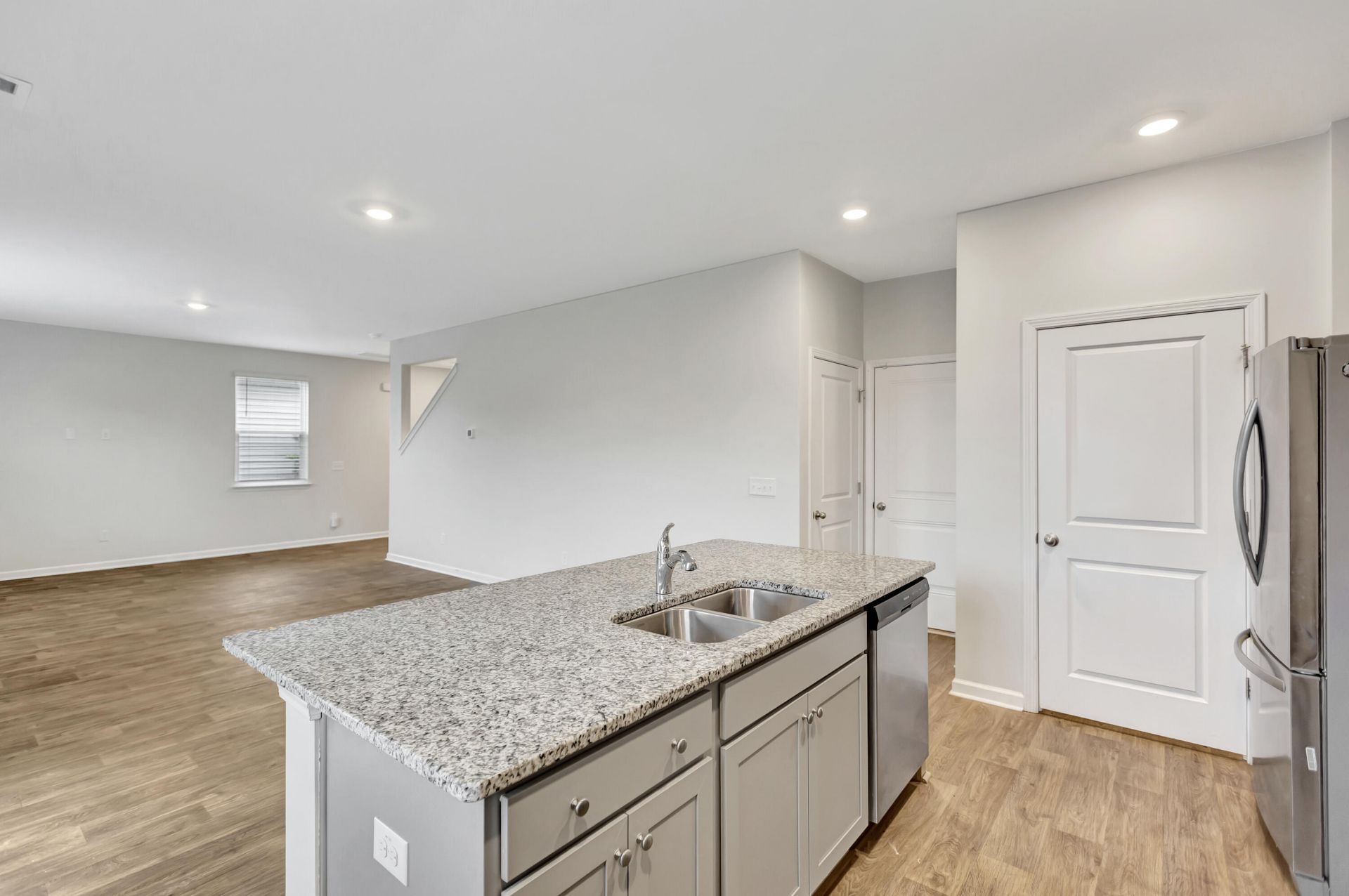 575 Wayton Circle Photo 7