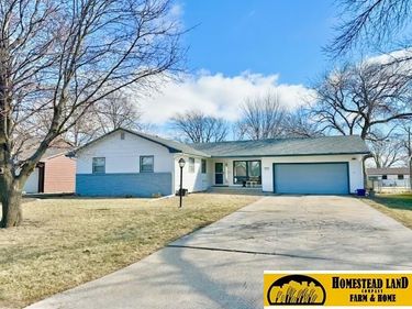 1122 Hubble Street, Fairbury, NE 68352