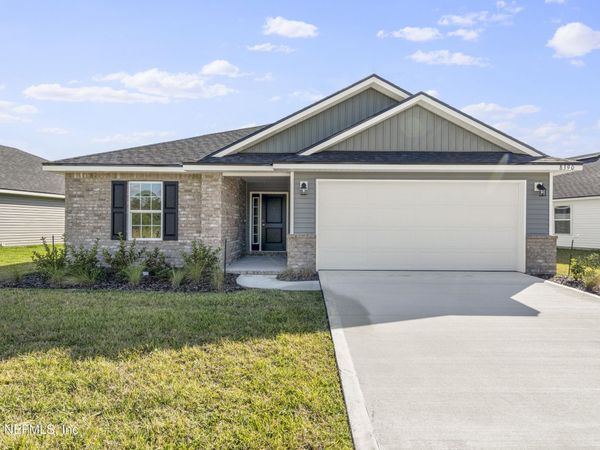 8363 HELMSLEY Boulevard, Jacksonville, FL 32219