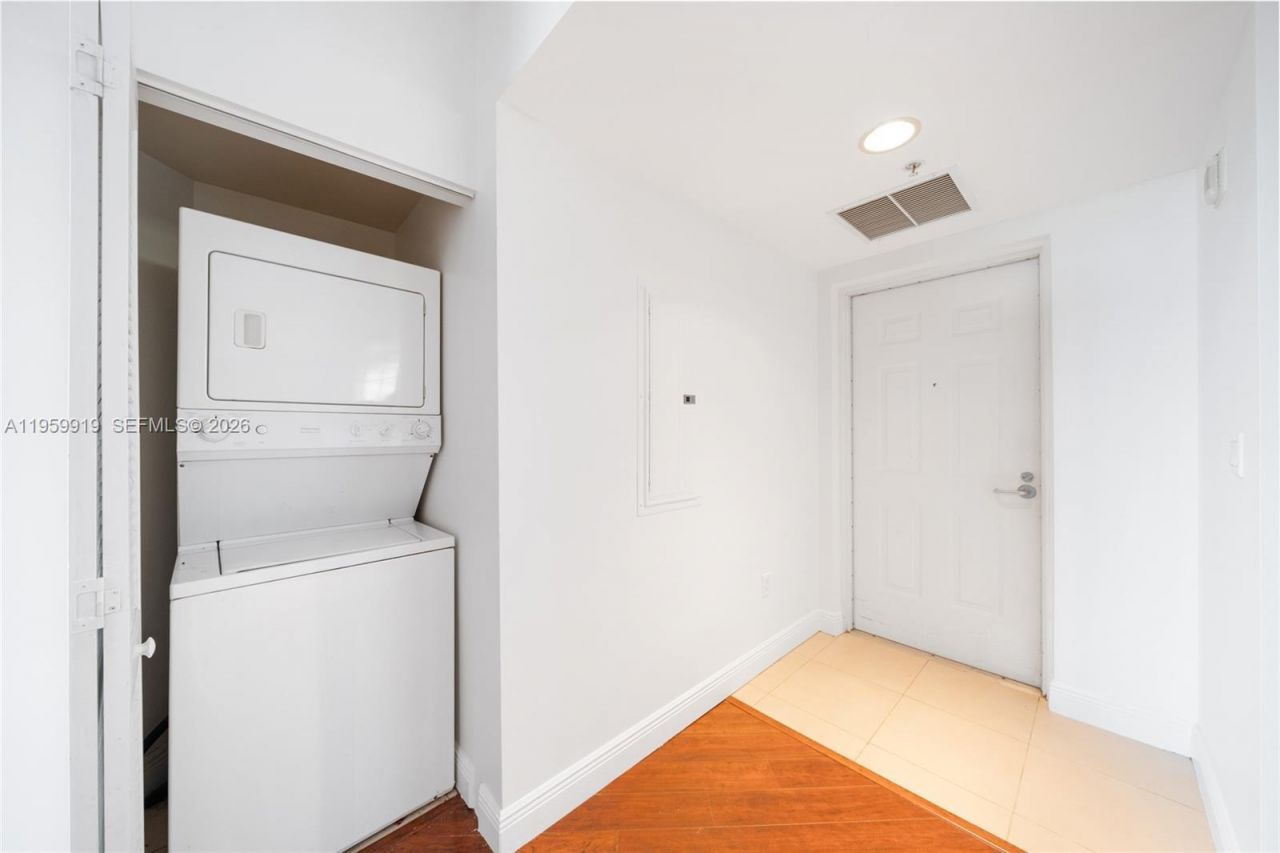 7280 SW 90th St, Unit 605, Miami, FL 33156 Photo