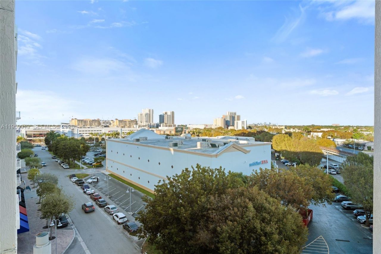 7280 SW 90th St, Unit 605, Miami, FL 33156 Photo
