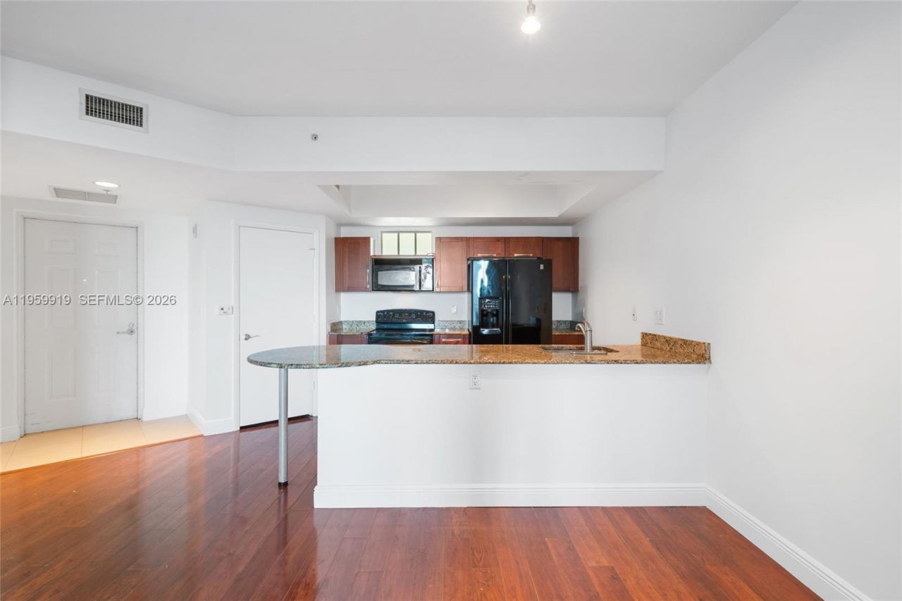 7280 SW 90th St, Unit 605, Miami, FL 33156 Photo