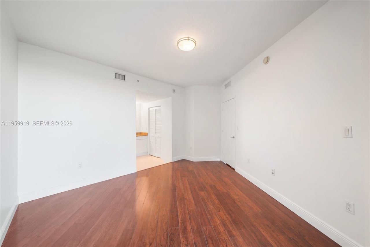 7280 SW 90th St, Unit 605, Miami, FL 33156 Photo