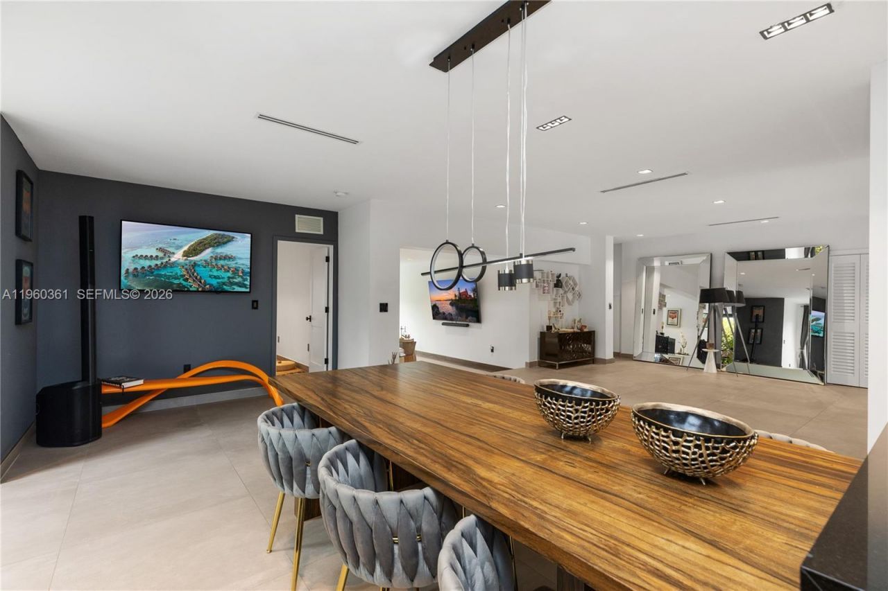 63 SW 31st Rd, Miami, FL 33129 Photo