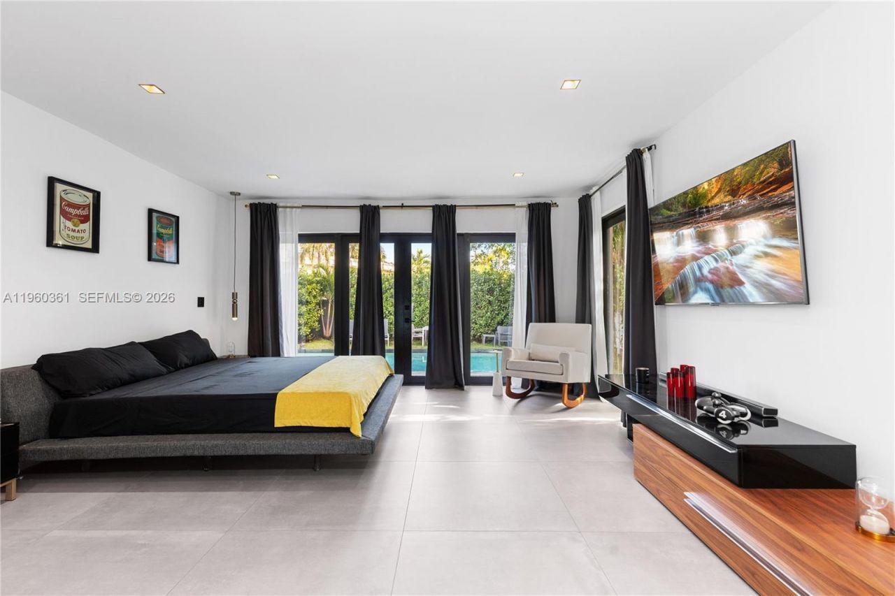 63 SW 31st Rd, Miami, FL 33129 Photo