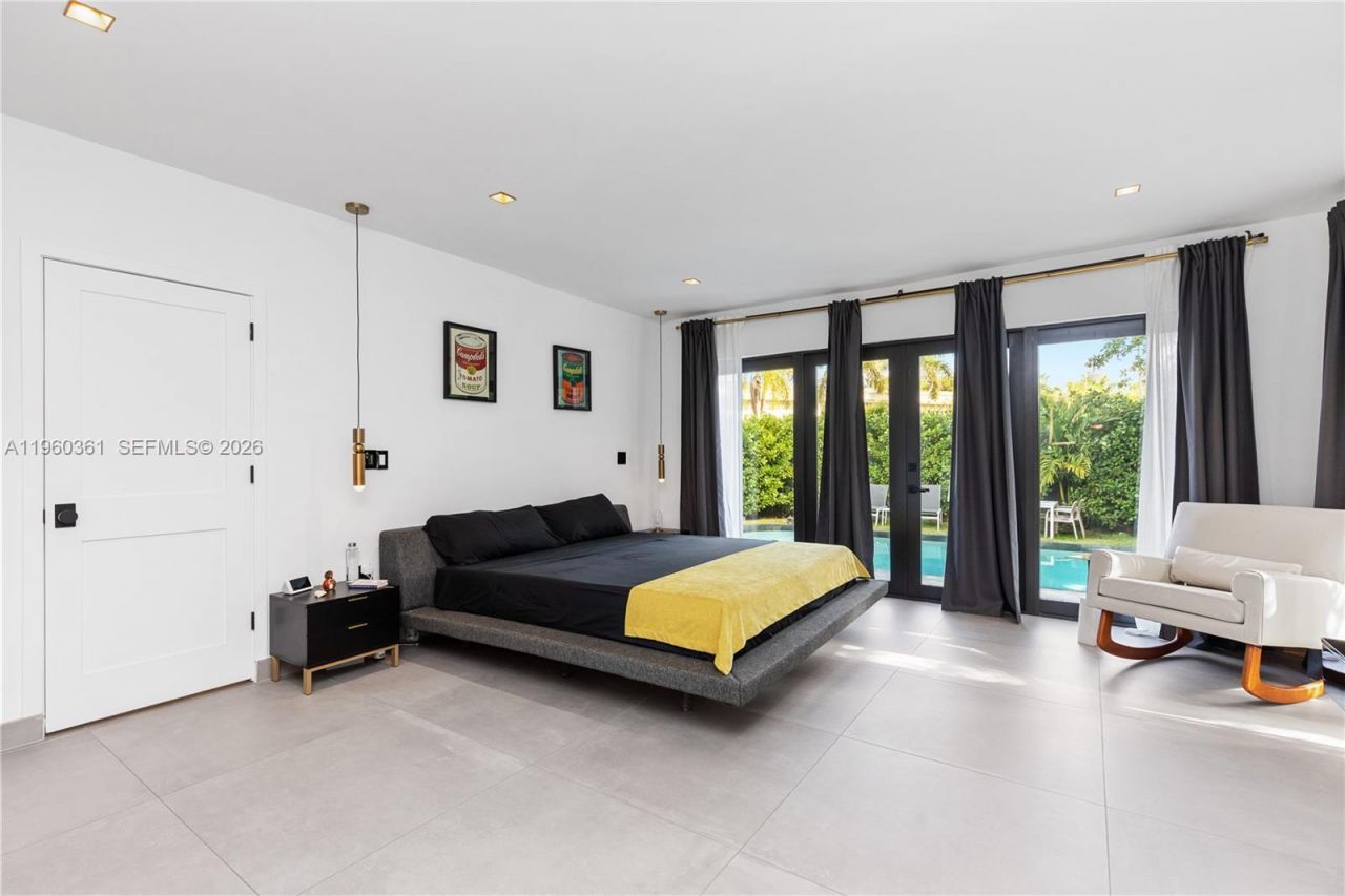 63 SW 31st Rd, Miami, FL 33129 Photo