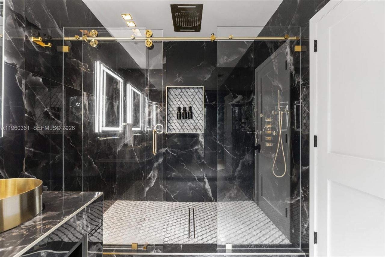 63 SW 31st Rd, Miami, FL 33129 Photo