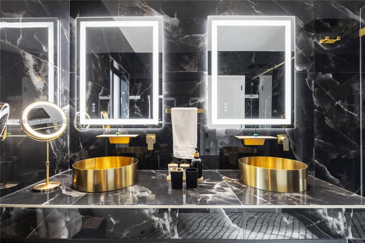 63 SW 31st Rd, Miami, FL 33129 Photo