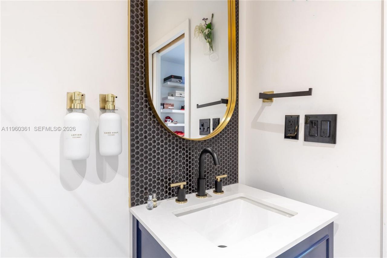 63 SW 31st Rd, Miami, FL 33129 Photo