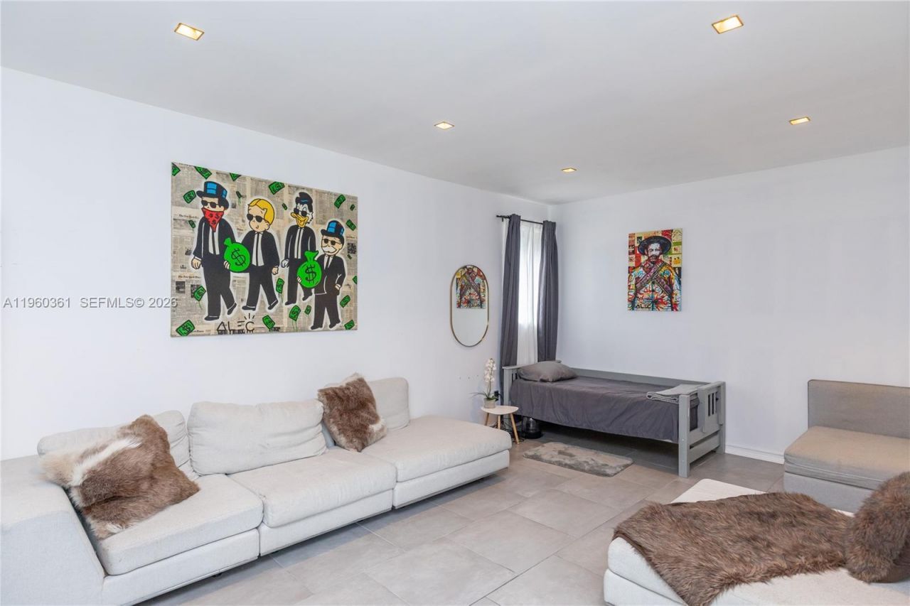 63 SW 31st Rd, Miami, FL 33129 Photo