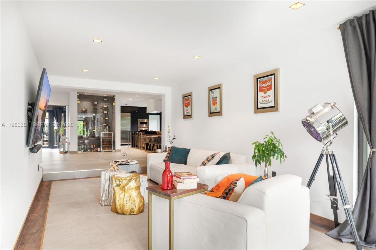 63 SW 31st Rd, Miami, FL 33129 Photo