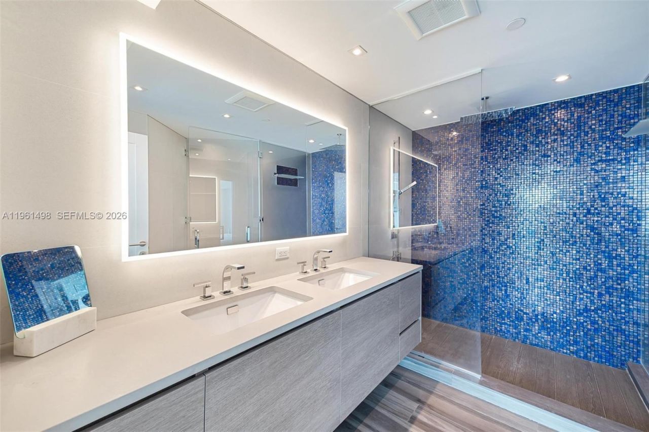 1331 Brickell Bay Dr , Unit BL-33, Miami, FL 33131 Photo