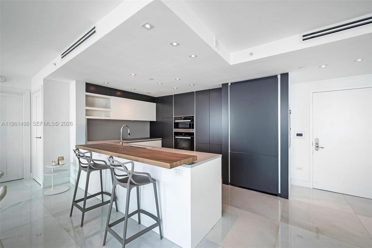 1331 Brickell Bay Dr , Unit BL-33, Miami, FL 33131 Photo